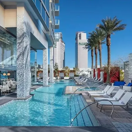 Palms Place Hotel & Spa